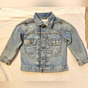 Zara toddler boy jean jacket with snaps for the buttons. Toddler size 2-3 yrs.